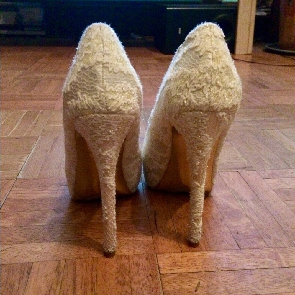 Lace Heels 🕊 - Picture 2 of 3